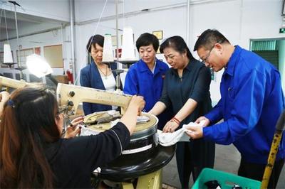 内蒙古纤检局专家深入“鹿王羊绒”提供技术指导服务